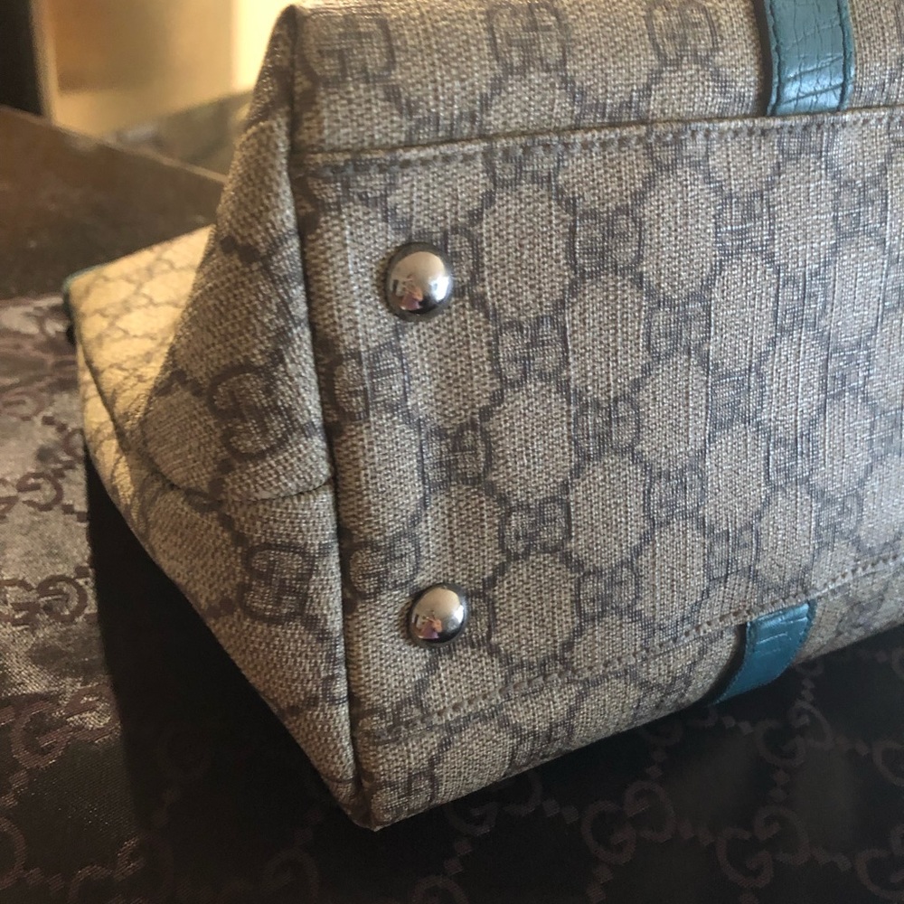 🚫SOLD🚫 Authentic Gucci GG Monogram Joy Tote - Picture 4 of 8